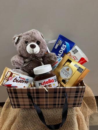 Nós com urso e chocolate